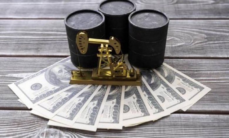 صعود الذهب وتراجع الدولار يدفعان النفط للاستراحة
