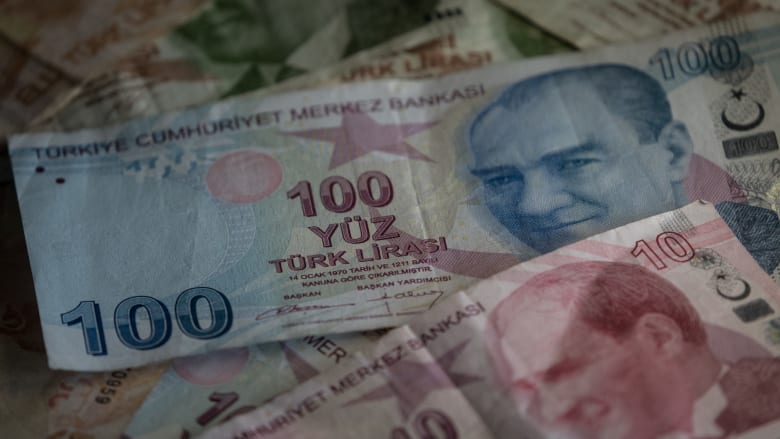 مطالبات بخفض شراء الدولار في تركيا